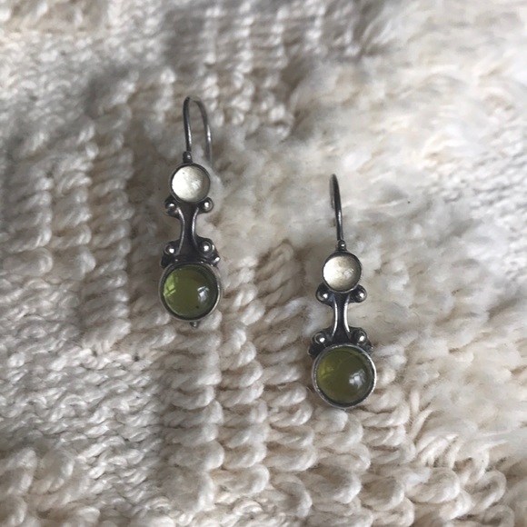 Sterling silver and Peridot earrings - Picture 1 of 3